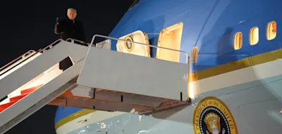 Trump durch Flugzeug-Schaden w&auml;hrend Davos-Anreise zu Umkehr gezwungen