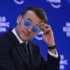 So viel kostet die Sonnenbrille, die Emmanuel Macron in Davos trug
