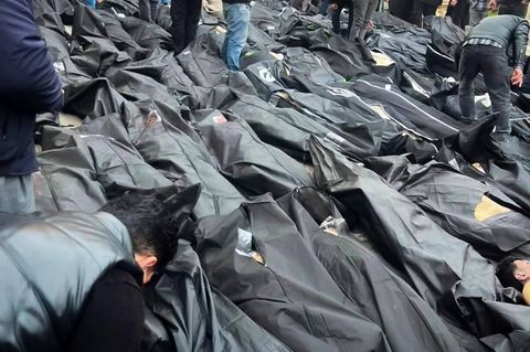 Bis zu 30.000 Tote im Iran &ndash; Beh&ouml;rden mit Beseitigung der Leichen &uuml;berfordert