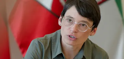 Nach SMS-Leaks zum Solingen-Anschlag &ndash; NRW-Fl&uuml;chtlingsministerin tritt zur&uuml;ck