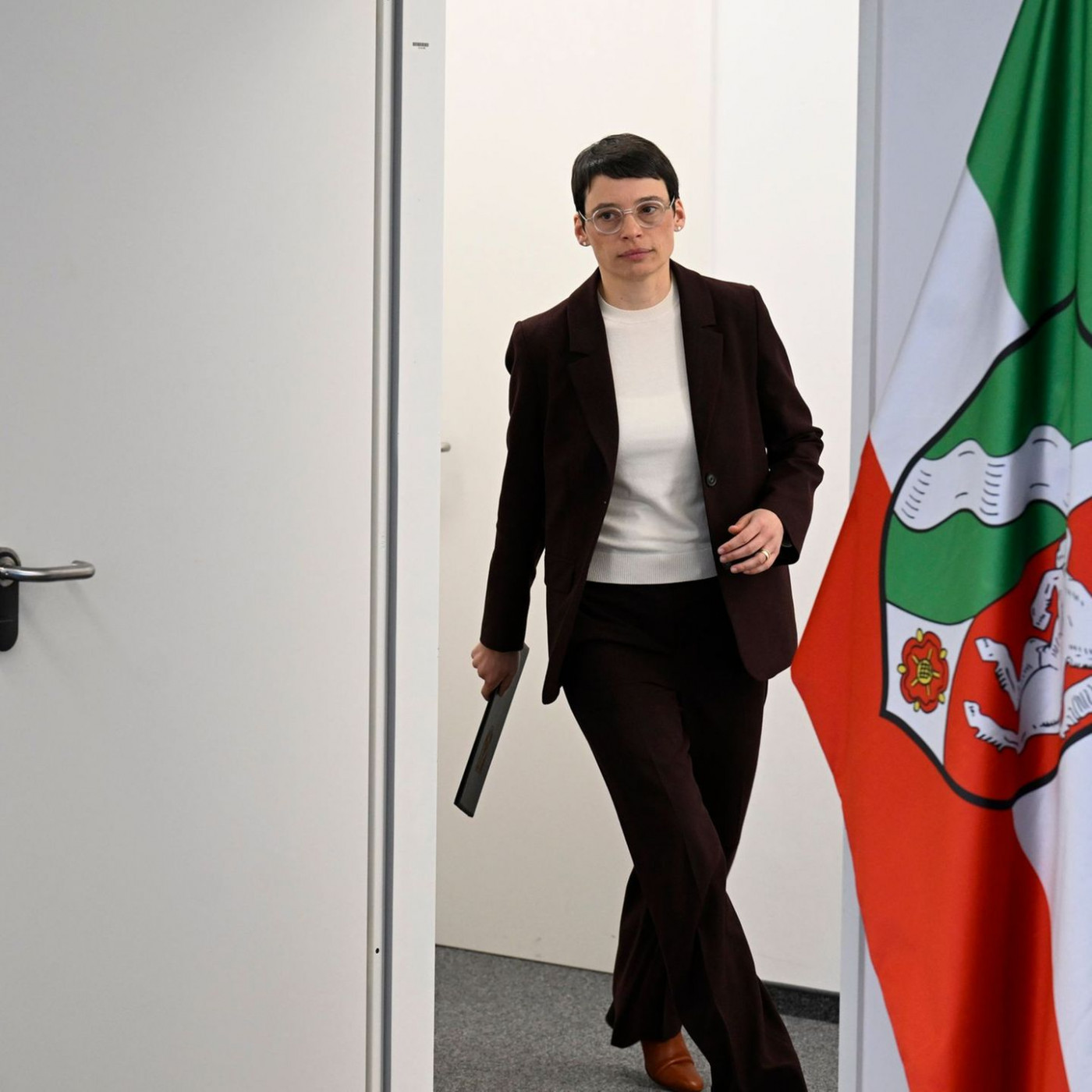 Ministerin Paul tritt zur&uuml;ck &ndash; W&uuml;st setzt auf Neuanfang