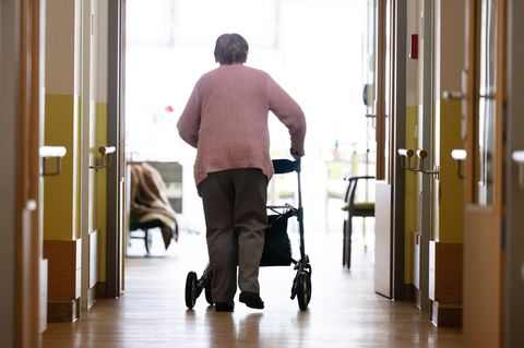 Pflegeheim: Fast jeder Zweite auf Sozialhilfe angewiesen