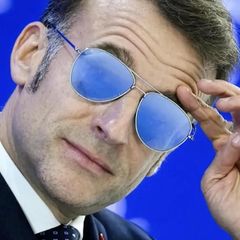 Wie Maverick aus "Top Gun": Macrons Pilotensonnenbrille begeistert das Internet