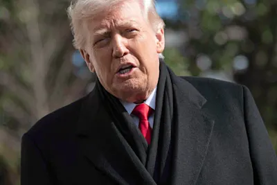 &bdquo;Man darf keine Waffen haben&ldquo;, sagt Trump &ndash;&nbsp;neue Details zu Todessch&uuml;ssen auf Pretti werden bekannt