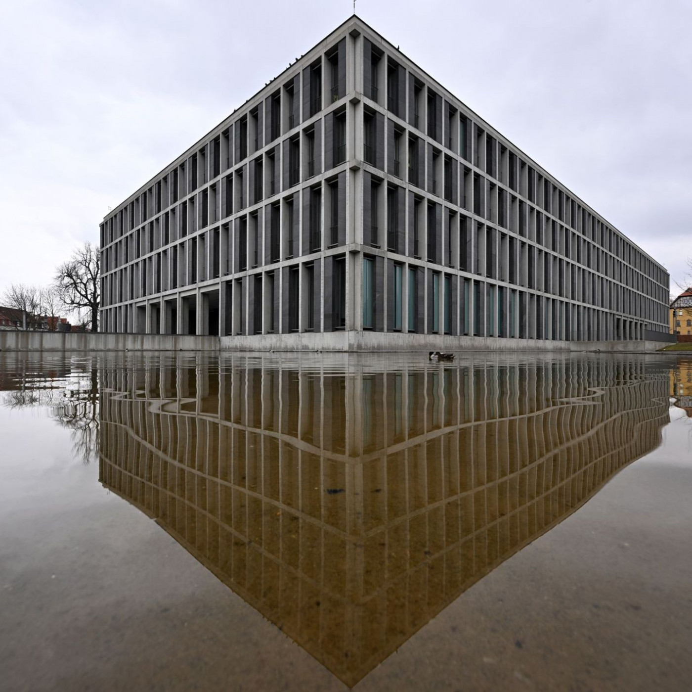 Urteil: Kontrolleurin am Flughafen darf Kopftuch tragen