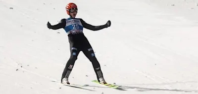 Nicht f&uuml;r Olympia nominiert &ndash; aber pl&ouml;tzlich steht Karl Geiger auf dem Podest