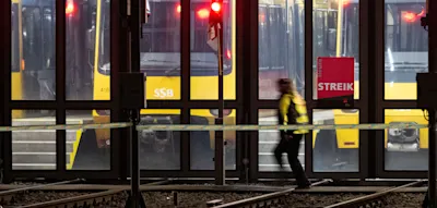 Warnstreiks legen Nahverkehr lahm &ndash; Ausf&auml;lle in 150 St&auml;dten &ndash; Schulpflicht gilt