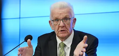 &bdquo;Nein, den braucht es nicht&ldquo; &ndash; Ministerpr&auml;sident Kretschmann gegen Beamtenstatus f&uuml;r Lehrer