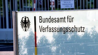 Verfassungsrechtler findet Dobrindts Geheimdienst-Pl&auml;ne problematisch