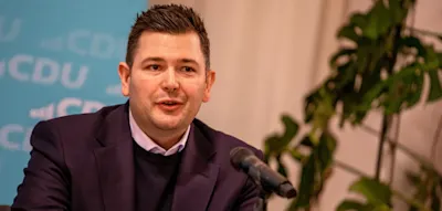 &bdquo;Lehrerbashing&ldquo; &ndash;&nbsp;CDU verteidigt Beamtenstatus nach Kretschmann-&Auml;u&szlig;erung