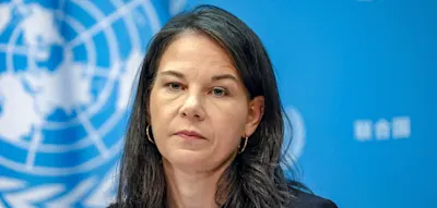 Auf Infantinos Russland-Vorsto&szlig; antwortet Baerbock mit einem knappen Satz