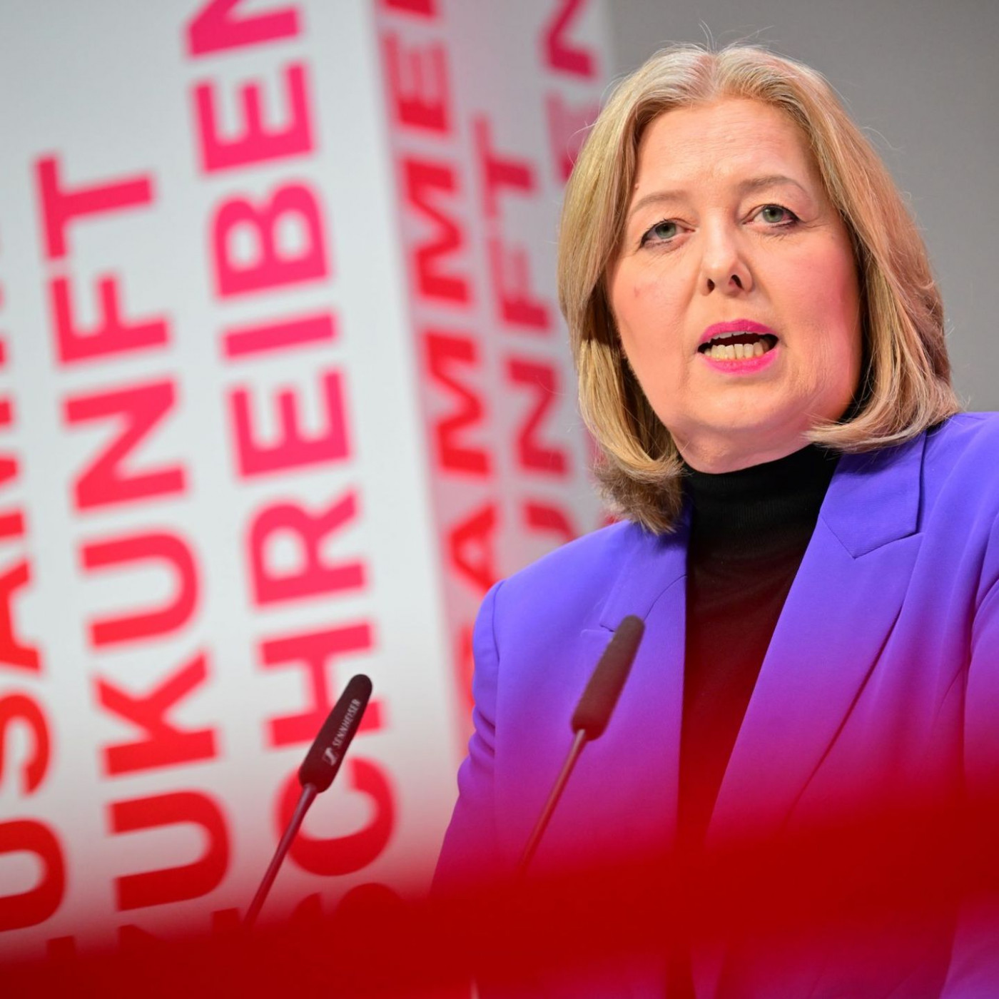 Bas sieht Existenz des Sozialstaats gef&auml;hrdet