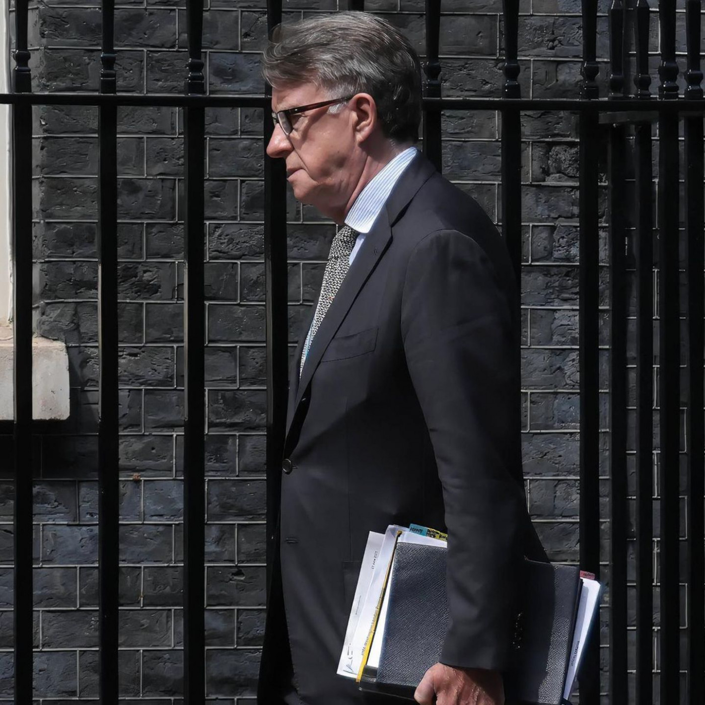 Ex-Minister soll sensible Informationen an Epstein &uuml;bermittelte haben