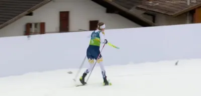 Drama im Langlauf &ndash; Schwedin l&auml;uft nach Sturz mit Ski unter dem Arm