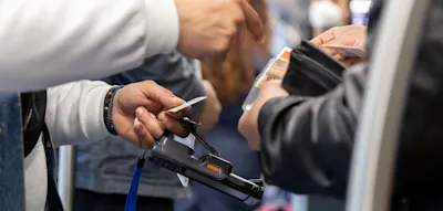 Ministerpr&auml;sident Schweitzer fordert Deutschlandticket nur noch mit Passfoto