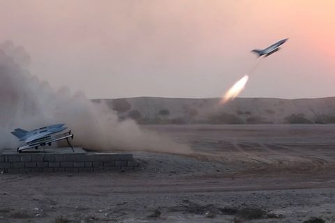Iran feuert Raketen auf die Stra&szlig;e von Hormus