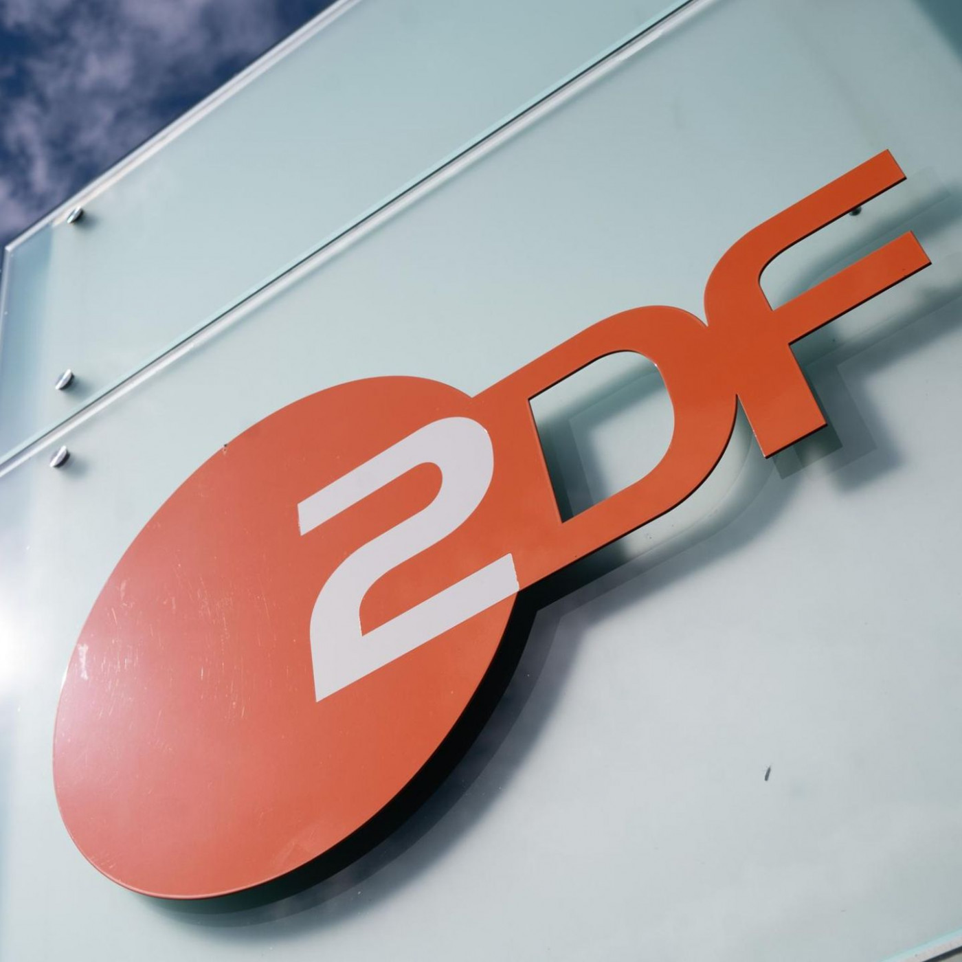 &bdquo;Krasse F&auml;lschung&ldquo;: Heftige Kritik an ZDF f&uuml;r Nutzung von KI-Videos