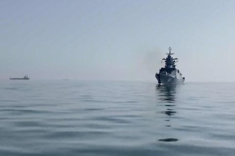 Gro&szlig;&uuml;bung im Golf von Oman: Russland und Iran fahren Kriegsflotten auf
