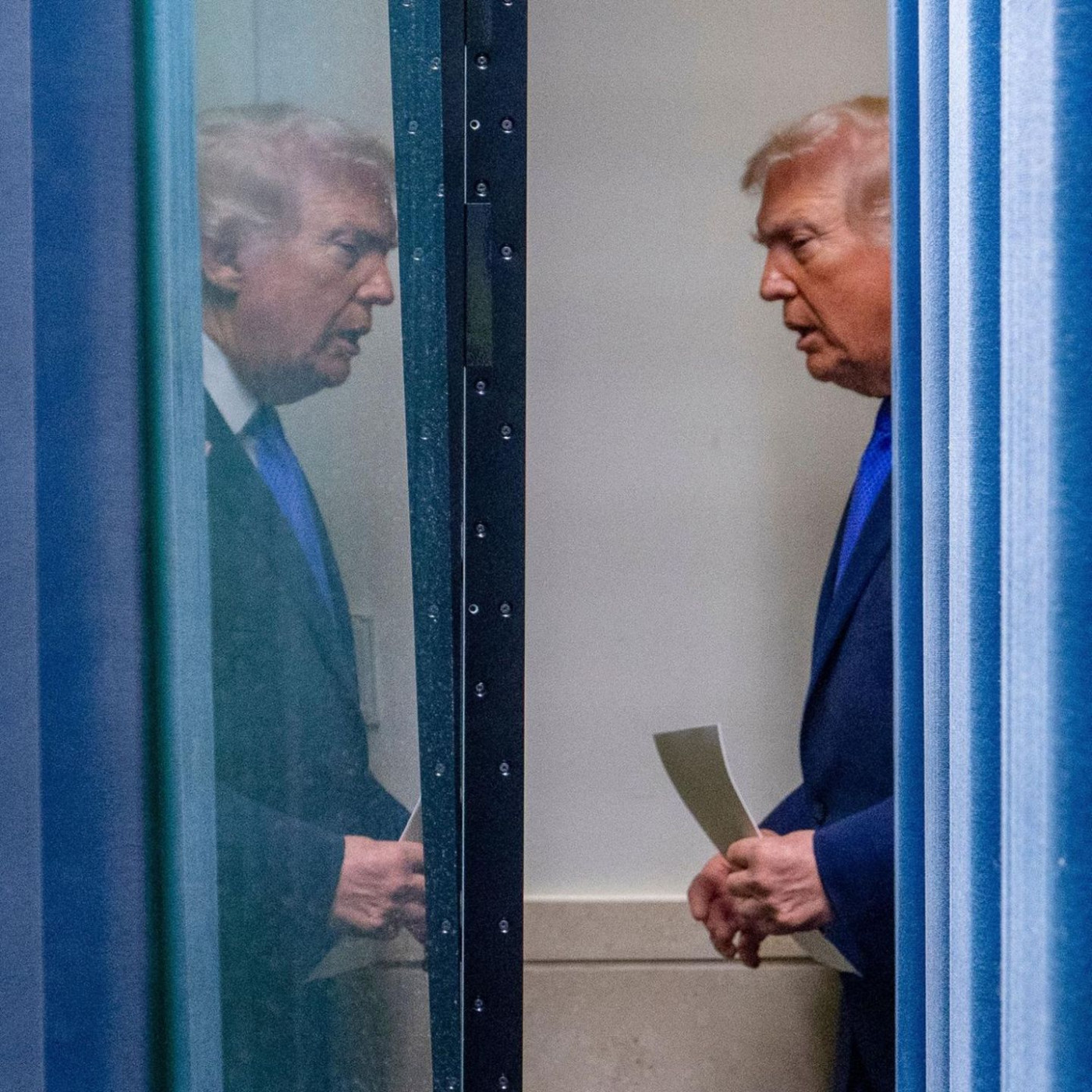 US-Experte: Trump &bdquo;f&auml;hrt mit runtergelassener Hose nach China&ldquo;