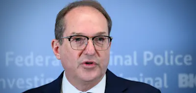 Dobrindt stellt &bdquo;Sofort-in-Arbeit-Plan&ldquo; f&uuml;r Asylbewerber vor &ndash; &bdquo;Teilhabe durch T&auml;tigkeit&ldquo; als Ziel