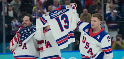 Nach dem dramatischen Final-Sieg gedenken die Amerikaner einem verstorbenen Team-Kollegen