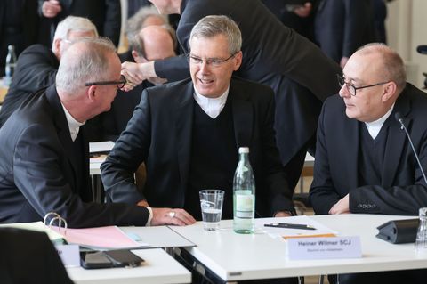 Heiner Wilmer f&uuml;hrt katholische Bisch&ouml;fe
