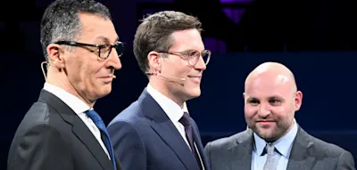 Und dann leistet der CDU-Spitzenkandidat vor laufenden Kameras Abbitte