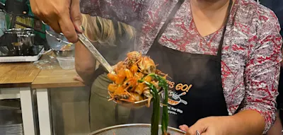 Stachelrochen in Bananenbl&auml;ttern &ndash; nur eine Spezialit&auml;t  im kulinarischen Herzen Singapurs