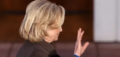 Angeblich widerspr&uuml;chliche Aussagen der Eheleute Clinton &ndash; Republikaner pr&uuml;fen Meineid-Anklage