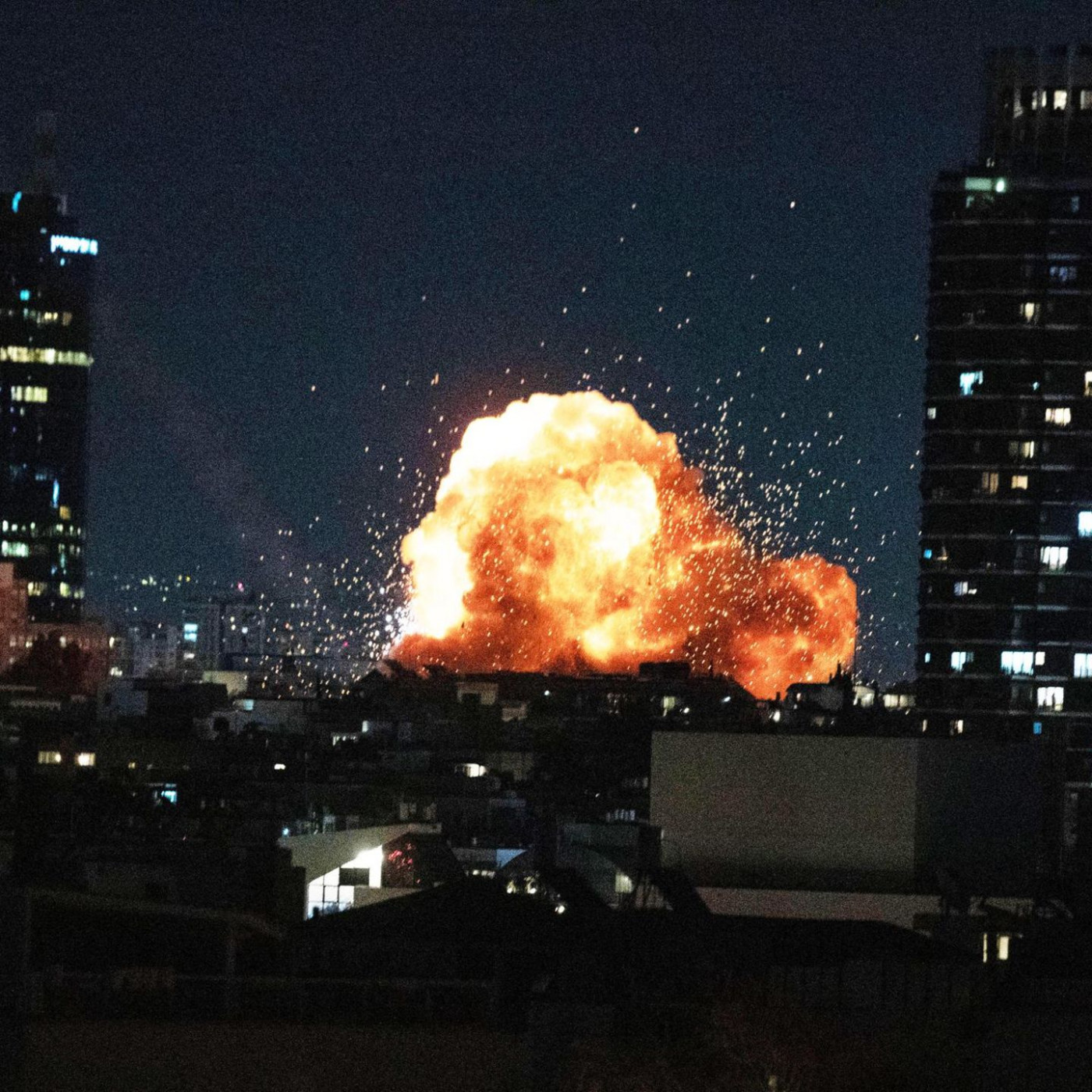 Rakete trifft Tel Aviv &ndash; &bdquo;hat das Haus hier komplett zerfetzt&ldquo;