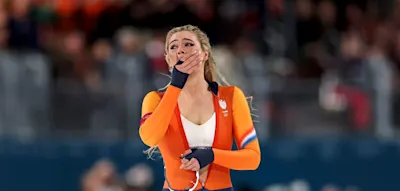 Goldanzug von Jutta Leerdam f&uuml;r viel Geld versteigert