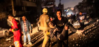 &bdquo;Wenn Raketen einschlagen, ziehen die Soldaten ihre Uniform aus und fl&uuml;chten&ldquo;