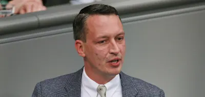 &bdquo;Eindeutig positive Bezugnahme auf Hitler&ldquo; &ndash; neue Vorw&uuml;rfe gegen Helferich aus der AfD