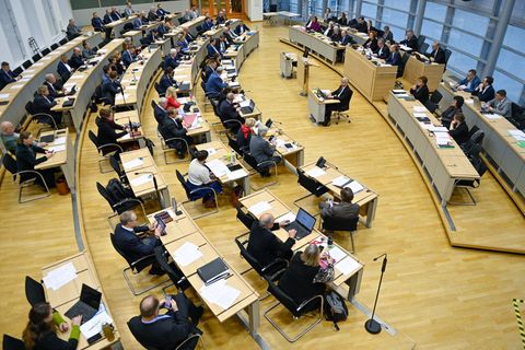 Neue Regeln gegen Blockaden und Vetternwirtschaft im Landtag