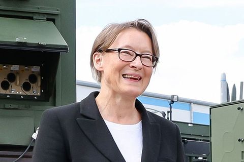 R&uuml;stungsverband holt erstmal Frau an die Spitze