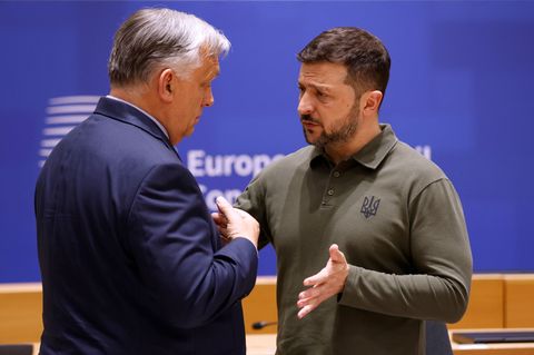 Selenskyj droht mit Soldaten, Orb&aacute;n setzt ukrainischen Geldtransport fest