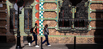 Hier bewundern Sie Gaud&iacute; in Barcelona abseits der Touristenmassen