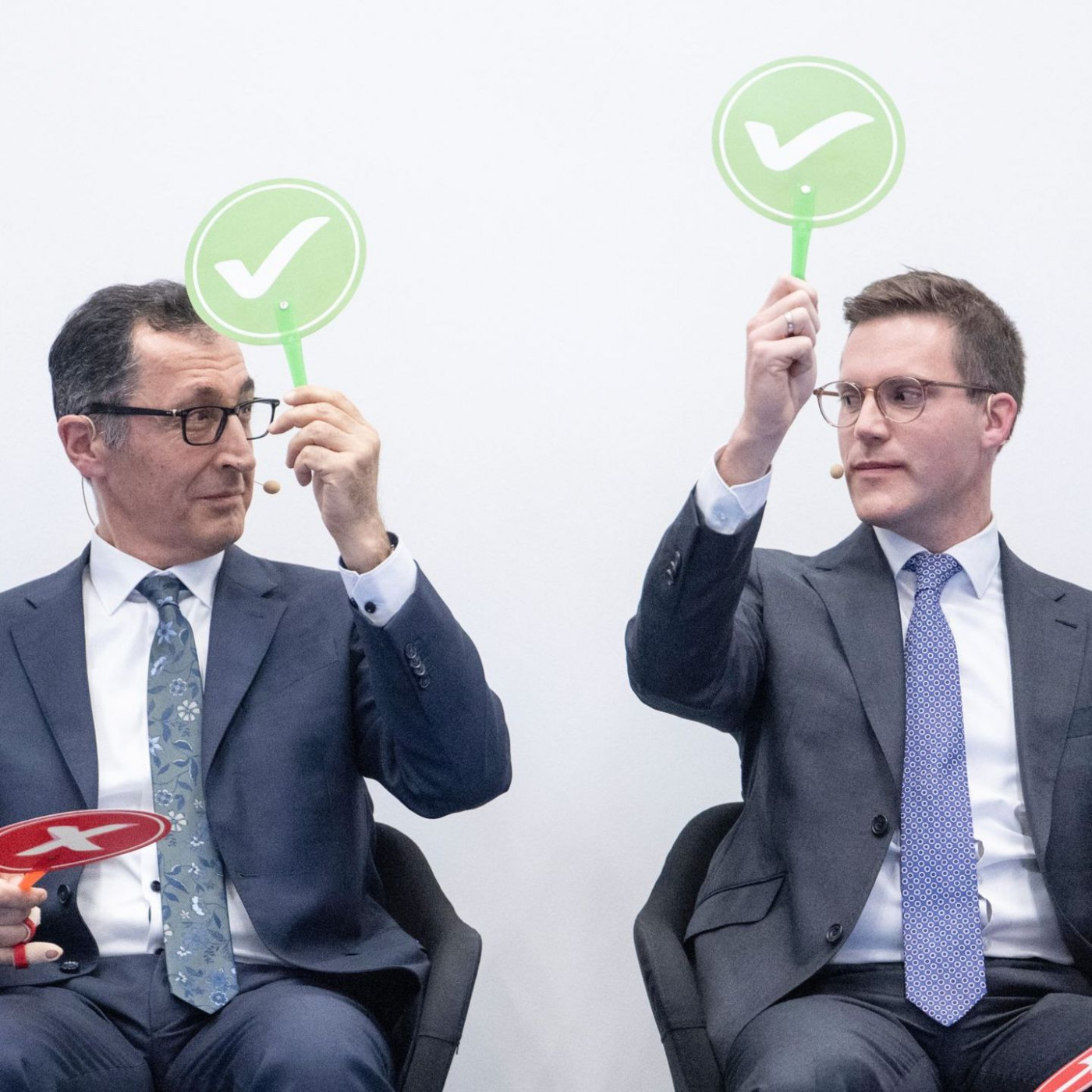 Umfrage zu Baden-W&uuml;rttemberg: Gr&uuml;ne ziehen mit CDU gleich