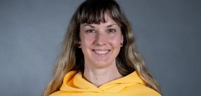 Zu Hause wird ihre linke K&ouml;rperh&auml;lfte taub, als &Auml;rztin wei&szlig; sie sofort, was los ist