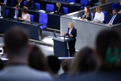 Bundestag beschlie&szlig;t &Auml;nderungen an Klinikreform