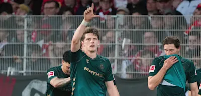 &bdquo;Wir m&uuml;ssen stolz sein, drei wichtige Punkte in einem schwierigen Stadion&ldquo;, sagt Bremens Held