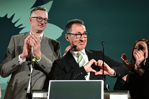 Wahl in Baden-W&uuml;rttemberg: &Ouml;zdemirs Gr&uuml;ne hauchd&uuml;nn vor CDU