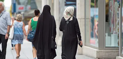 &bdquo;Gesellschaftliche Zeitbombe&ldquo; &ndash; Politiker fordern Konsequenzen nach Studie zu jungen Muslimen