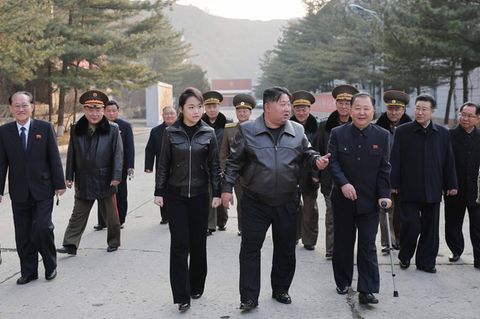 Nordkorea testet Mehrfachraketenwerfer &ndash; und der Diktator schw&auml;rmt