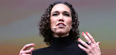 FDP-Generalsekret&auml;rin verliert Wette &ndash; und rasiert sich Haare ab