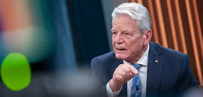 &bdquo;Merz w&uuml;rde doch auch lieber sagen: H&ouml;r mal zu, Alter, jetzt reicht&rsquo;s!&ldquo;