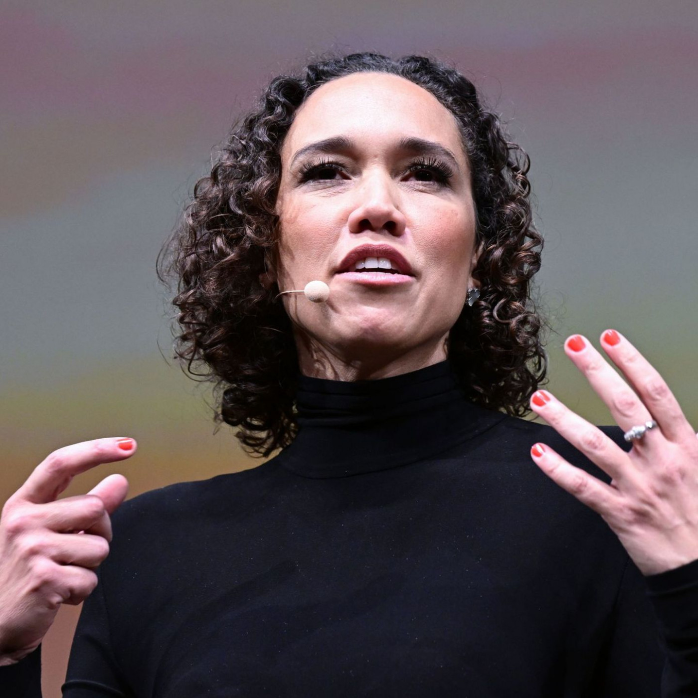 FDP-Generalsekret&auml;rin verliert Wette und tr&auml;gt nun Glatze