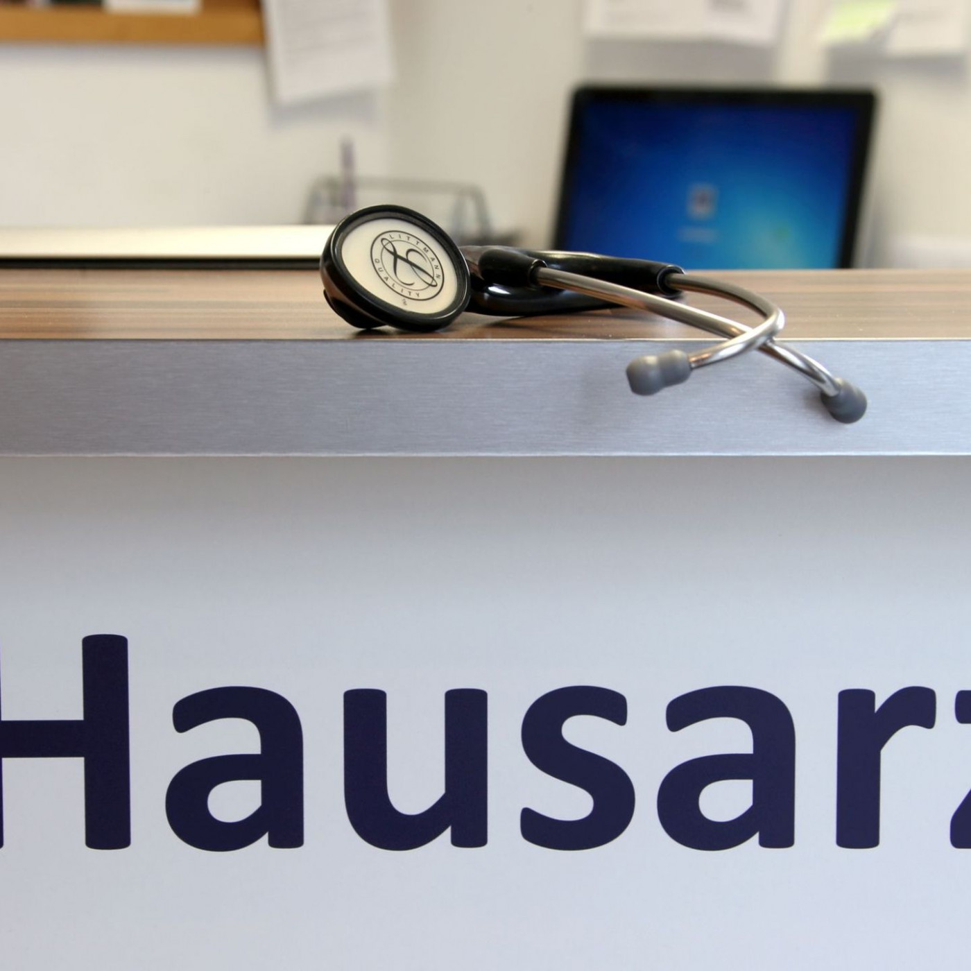 Haus&auml;rzte: Krankenkassen sollen bei Verwaltungskosten sparen