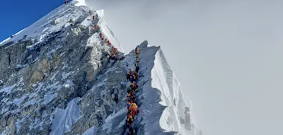 Preise f&uuml;r Besteigung des Mount Everest massiv erh&ouml;ht