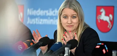 CDU wirft SPD-Justizministerin &bdquo;Luxusreisen&ldquo; vor &ndash;&bdquo;Steuergeld ist kein Spielgeld&ldquo;